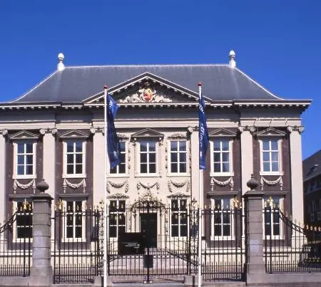 Broer & Zus Szálloda *