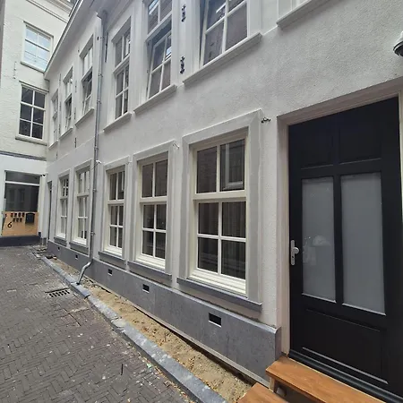 Broer & Zus Szálloda *